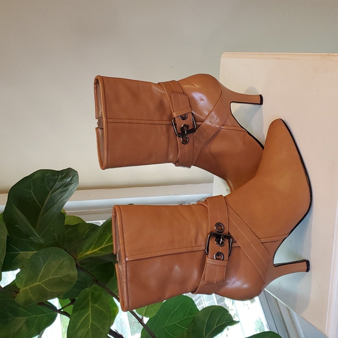Alrando Tan Leather Ankle Boots With Wrap Around Buckle Size 9